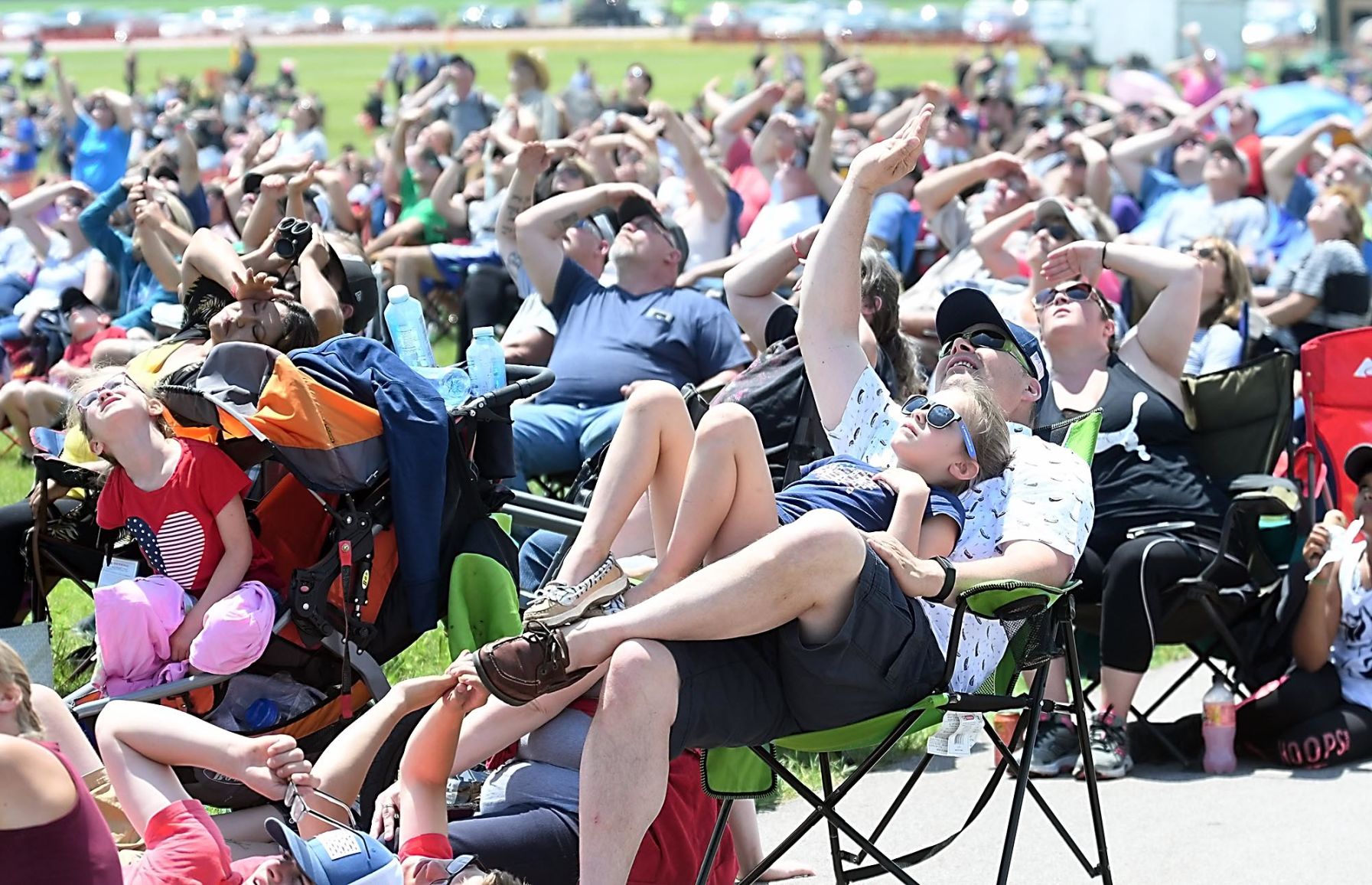 Air show fans